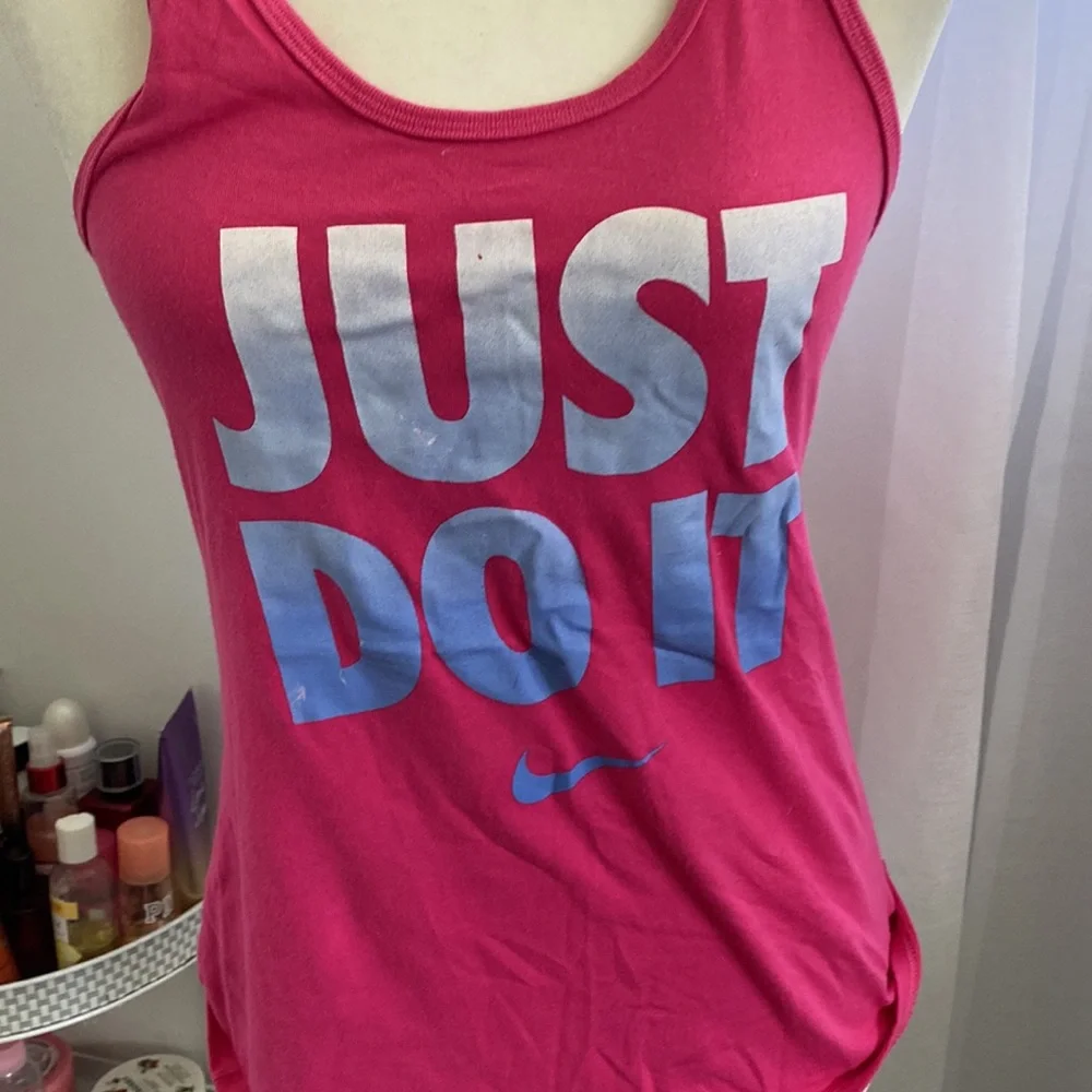 THE NIKE TEE - Picture 3 of 4